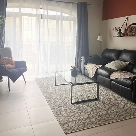 Stunning Flwith Terrace Views Sleeps 4 公寓 梅利哈