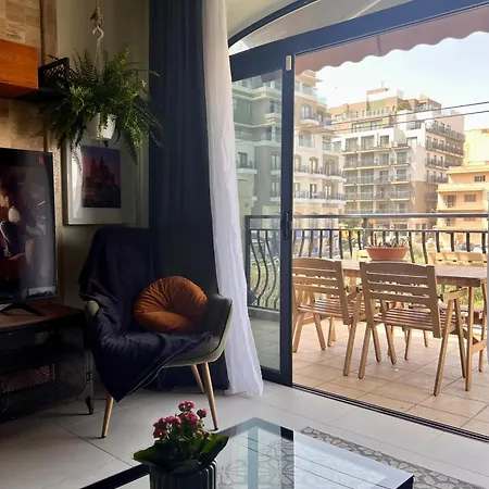Stunning Flwith Terrace Views Sleeps 4 * Mellieħa