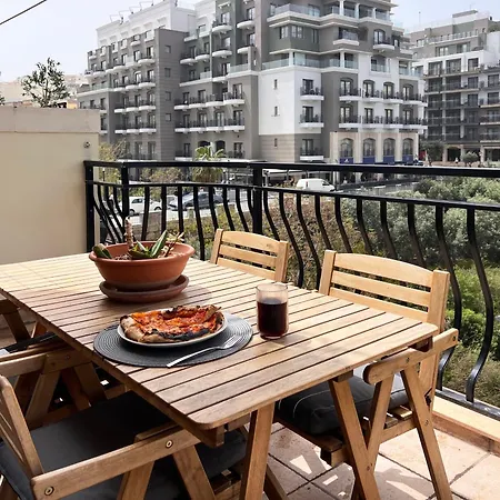 Stunning Flwith Terrace Views Sleeps 4 * 梅利哈