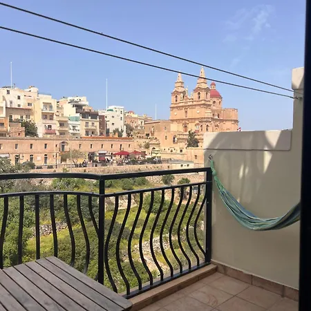 Stunning Flwith Terrace Views Sleeps 4 * 梅利哈