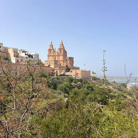 Stunning Flwith Terrace Views Sleeps 4